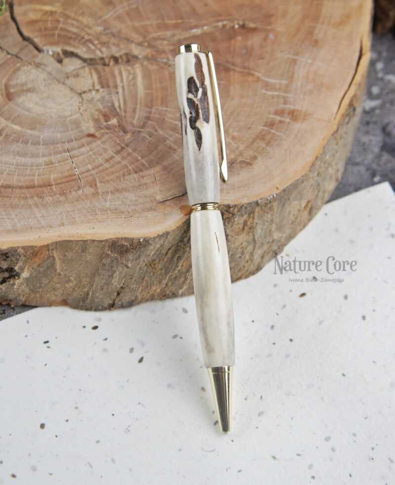 Długopis z poroża koziołka, długopis z kości, naturalny długopis, leśne artefakty